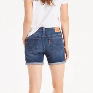 NWOT Levi’s Classic Shorts Dark Wash Denim Jean 34